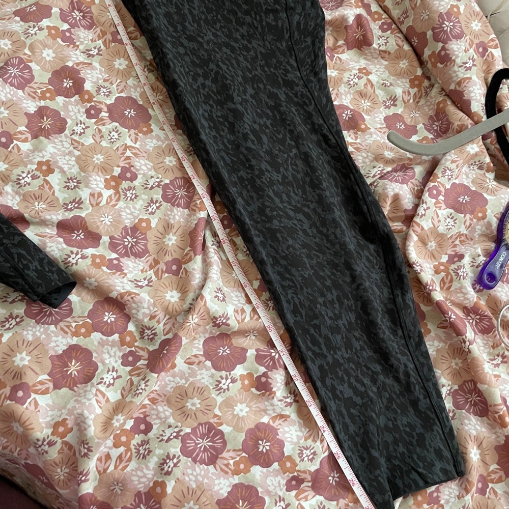 Lululemon - Picture 6 of 6